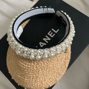 Chanel visor in perfect condition